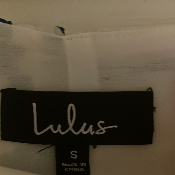 NWT women’s lulus Lindsie Blue and White Floral Print
Pleated Wrap Maxi Dress - Picture 10 of 16